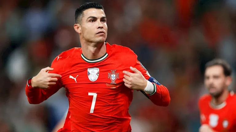 “كبسولة الاستشفاء”.. طبيب يكشف سر لياقة رونالدو المثيرة للجدل