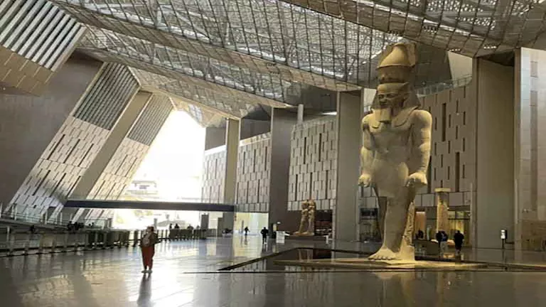في السابعة مساء.. المتحف المصري الكبير يستقبل ملوك ورؤساء العالم