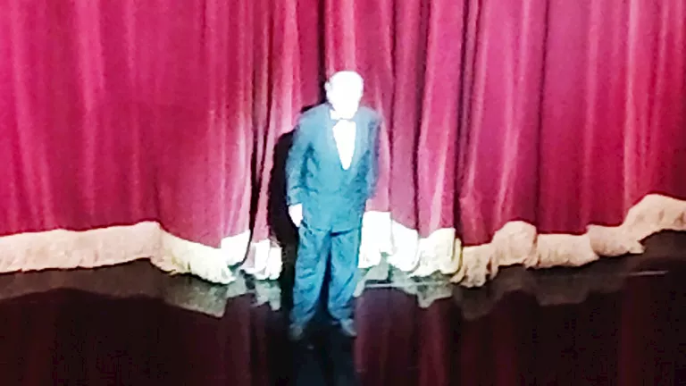 حسين فهمي في افتتاح “القاهرة السينمائي”: مصر قادرة تصنع المعجزات وتبدأ