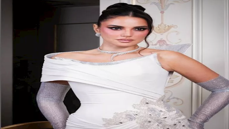 الأجمل في المهرجان.. ناقد موضة يشيد بفستان درة على السجادة الحمراء