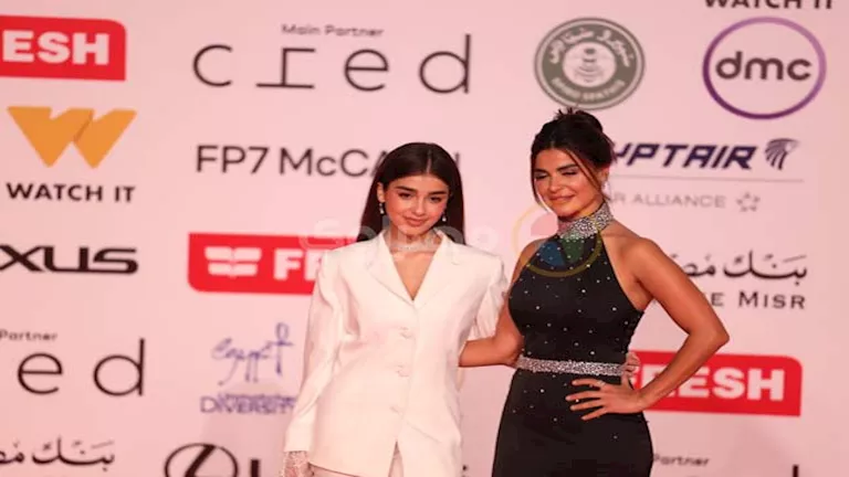 ركين سعد بفستان قصير ورانيا منصور مع ابنتها.. نجوم الفن في القاهرة الس