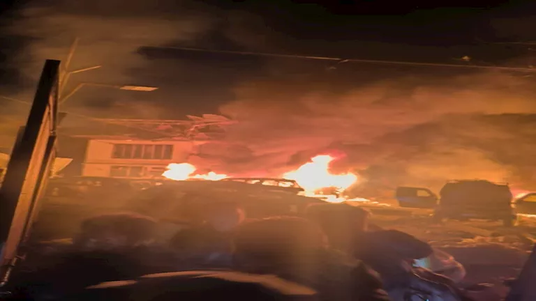 مقتل 7 أشخاص وإصابة 27 آخرين إثر انفجار عبوات ناسفة بمركز شرطة بالهند-