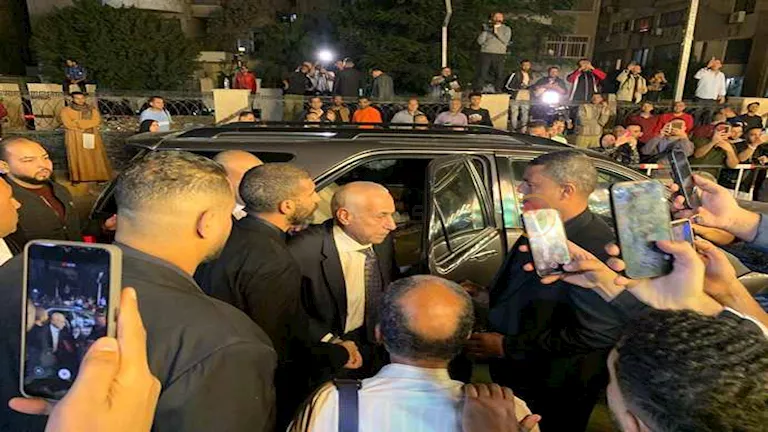 5 صور لحضور حسين لبيب عزاء محمد صبري نجم الزمالك السابق