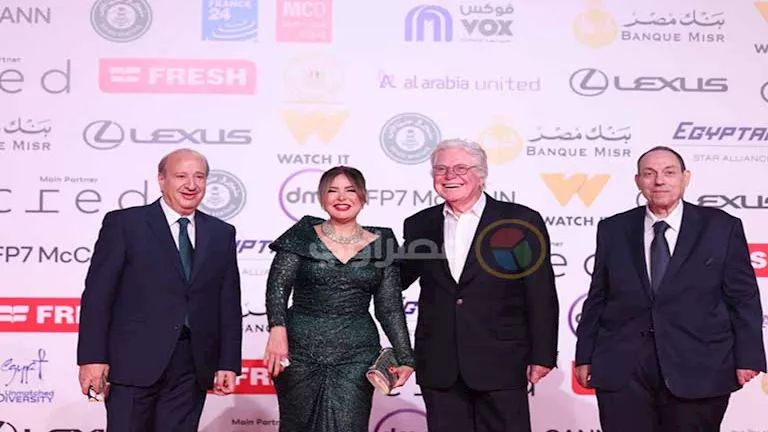 20 صورة للنجمات على ريد كاربت فيلم “بنات الباشا”