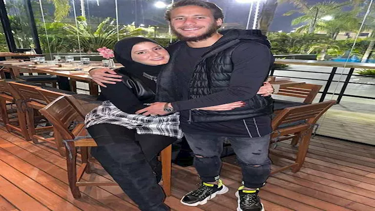 25 صورة تجمع بين رمضان صبحي وزوجته