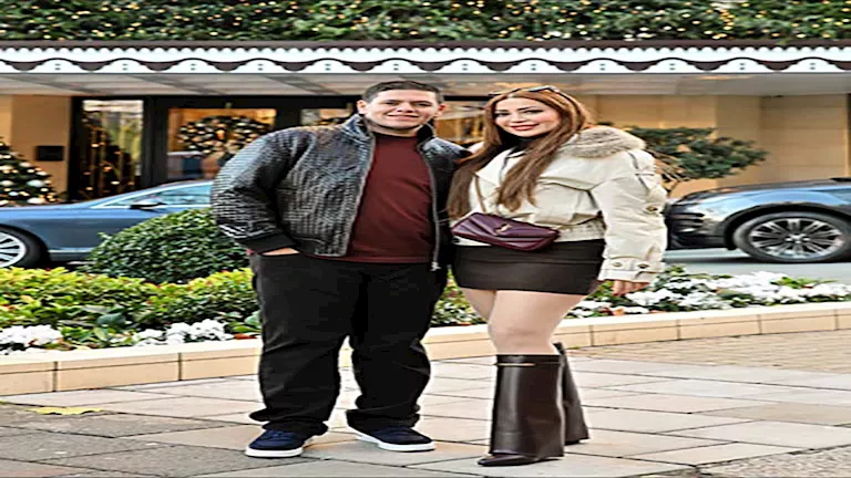 “فستان قصير وجاكيت”.. تفاصيل إطلالة نسرين طافش رفقة زوجها