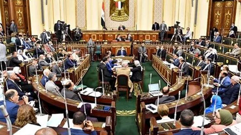 القانون يُجرم رشوة الناخبين.. عقوبة تصل إلى الحبس والغرامة