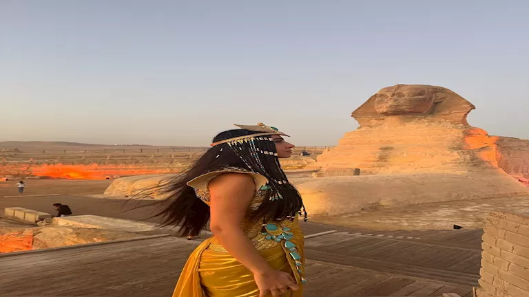 من الحضارة القديمة إلى المتحف المصري الكبير.. كيف تطور الزي الفرعوني ع