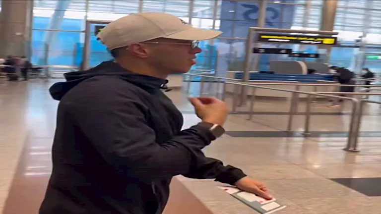 رغم الابتعاد.. إمام عاشور يصل المطار لمرافقة بعثة الأهلي في الإماراترغ