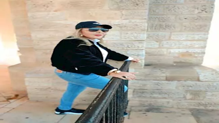 نادية الجندي ترد على منتقدي إطلالتها الجريئة وتكشف سر رشاقتها