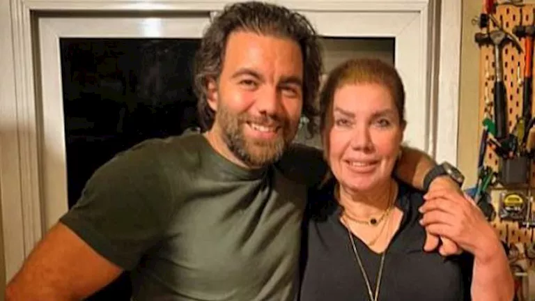 شريف رمزي يحتفل بعيد ميلاد والدته: “موطني الأول”