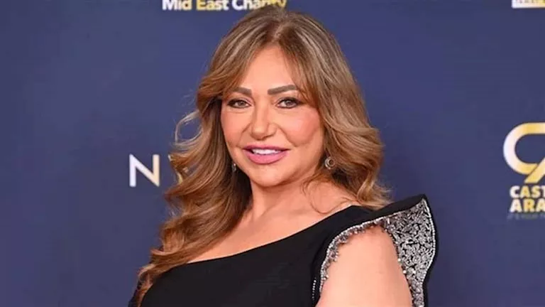 “أبرز عيوب جسمها”.. خبير موضة ينتقد فستان ليلى علوي في مهرجان القاهرة