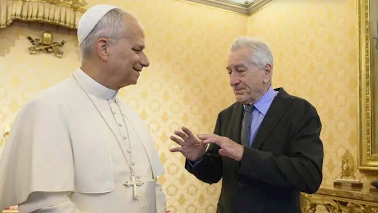 انتقادات لروبرت دي نيرو بعد زيارته للفاتيكان.. تعرف على السبب