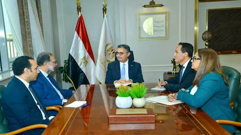 قبل شهر رمضان.. وزير التموين يتابع مع “سلامة الغذاء” خطة ضبط الأسواق