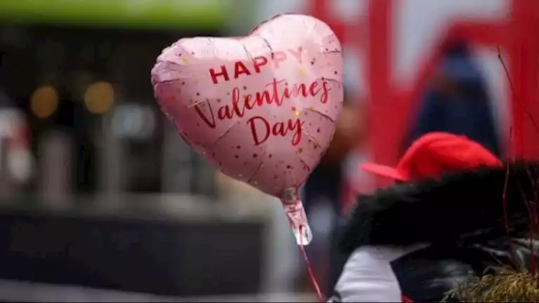 بدأ بـ”جنازة”.. ما قصة عيد الحب المصري؟