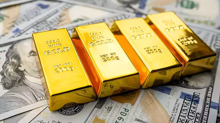 في 3 أشهر.. تراجع الذهب وارتفاع سعر صرف الدولار إلى أعلى مستوى