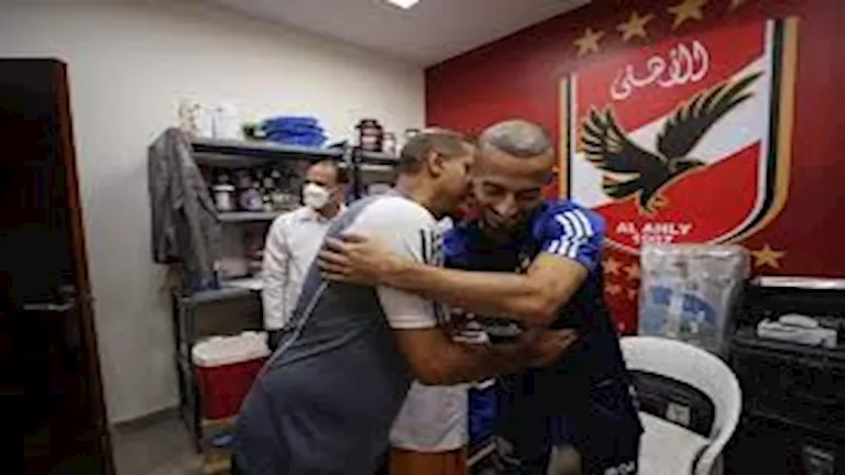 10 صور تظهر الاختلاف بين نجوم كرة القدم قبل وبعد زراعة الشعر