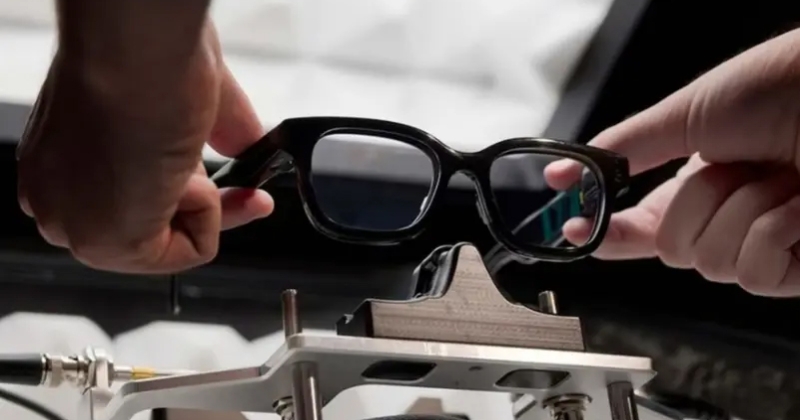 غوغل تكشف عن نموذج أولي لنظارات تعمل بنظام Android XR