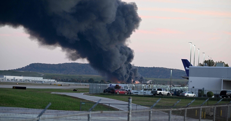 تحطّم طائرة شحن قرب مطار لويفيل في وسط الولايات المتحدة