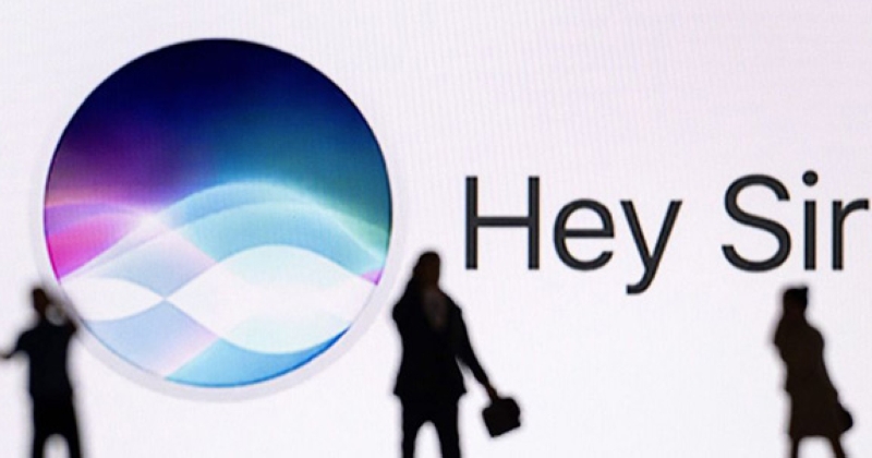 بلومبرغ: أبل ستستخدم نموذج جوجل للذكاء الاصطناعي لتشغيل المساعد سيري