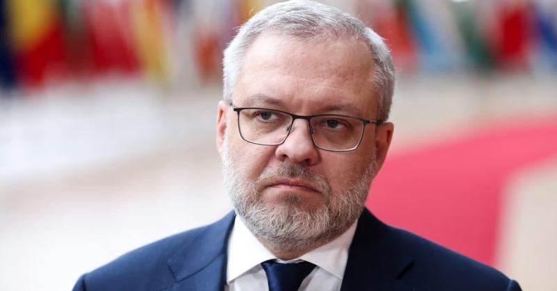 أوكرانيا تعلق مهام وزير العدل لاتهامه في قضية فساد