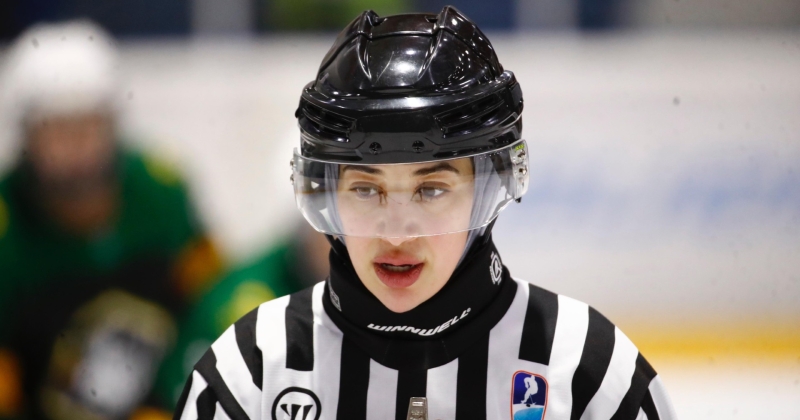 للمرة الثانية.. الهندال حكما لمباريات كأس العالم للناشئات لهوكي الجليد