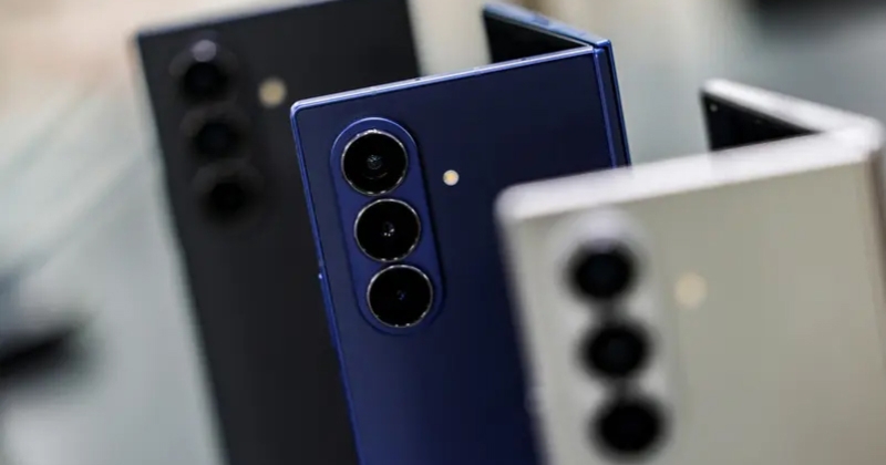 سامسونغ تستعد لإطلاق أول هاتف ثلاثي الطي الشهر المقبل