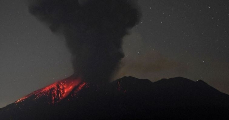 ثوران بركان في جنوب اليابان.. والسلطات تحذر