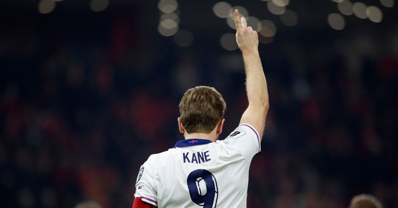 كين يتخطى بيليه