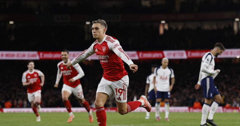 أرسنال يضرب توتنهام برباعية.. ويبتعد في صدارة الدوري الإنكليزي