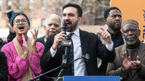 “قصة الـ40 دولارا” ودورها… “خفايا” حملة “عمدة نيويورك”: الإطاحة بـ”رشاوى أيباك”