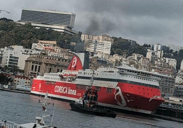 التحفظ على سفينة فرنسية بميناء الجزائر