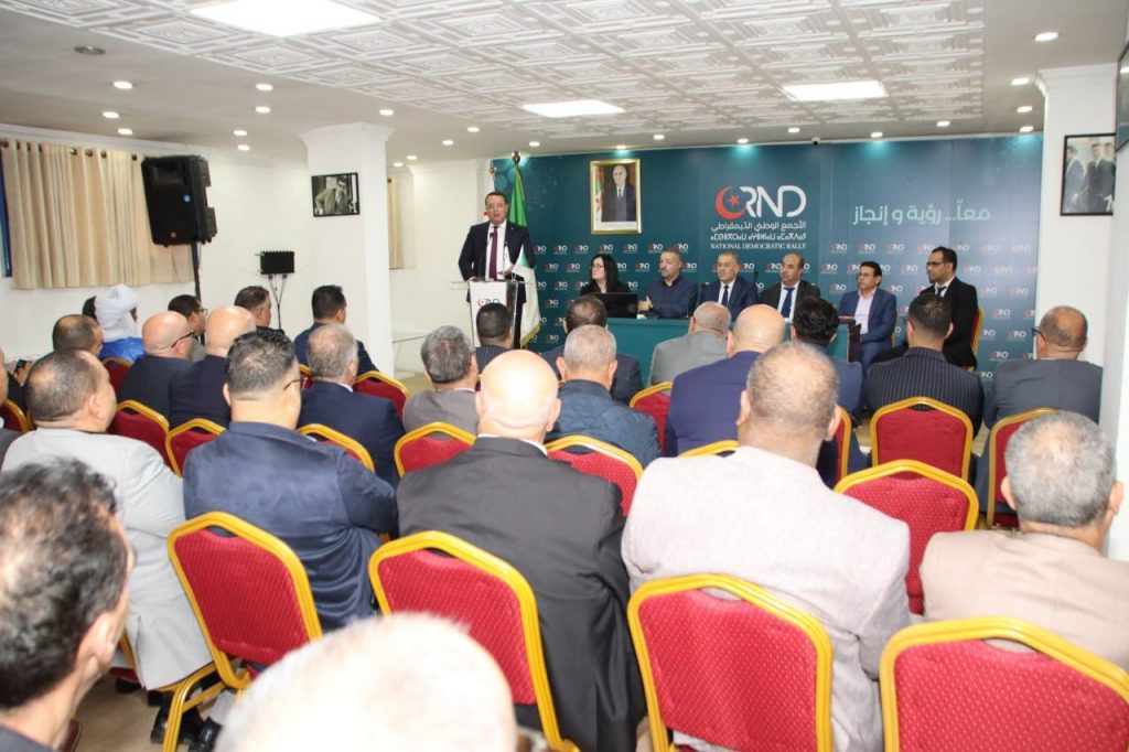 بودن يُشرف على اجتماع مع نواب الأرندي لمناقشة مشروع قانون المالية 2026