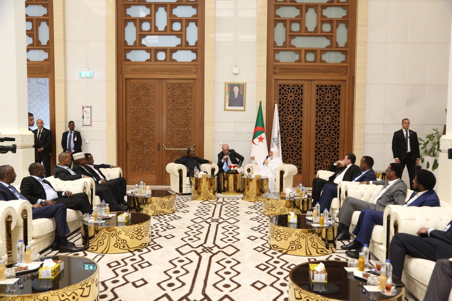 عميد جامع الجزائر يستقبل الرئيس الصومالي