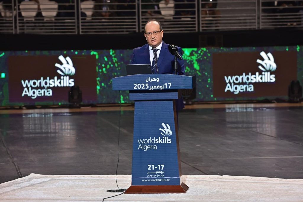 الوزير الأول يعطي إشارة انطلاق الطبعة الأولى للأولمبياد الوطنية للمهن 2025 بوهران