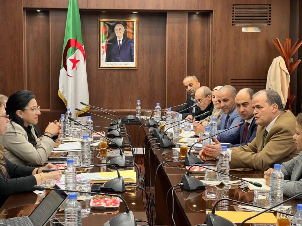 رزيق وعبد اللطيف يدرسان تعزيز التكامل بين التجارة الداخلية والخارجية