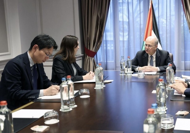 مصطفى يدعو سويسرا واليابان للاعتراف بدولة فلسطين