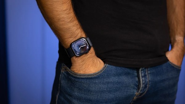 Samsung Galaxy S25 Ultra بنصف الثمن وخصم 250 دولارا على Apple Watch Series 10