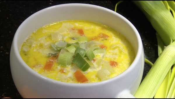 طريقة عمل شوربة الكراث والكستناء