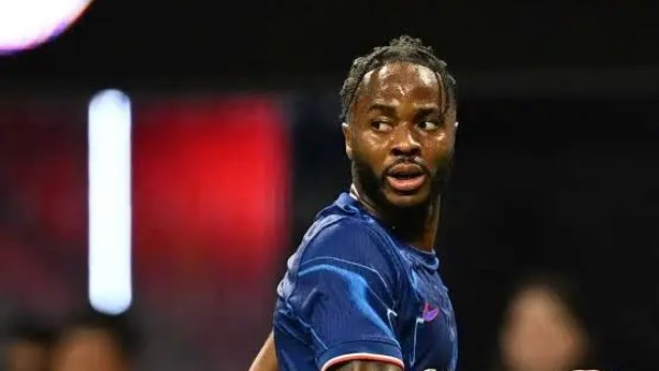 كان بداخله مع أسرته.. محاولة سطو جديدة على منزل سترلينغ