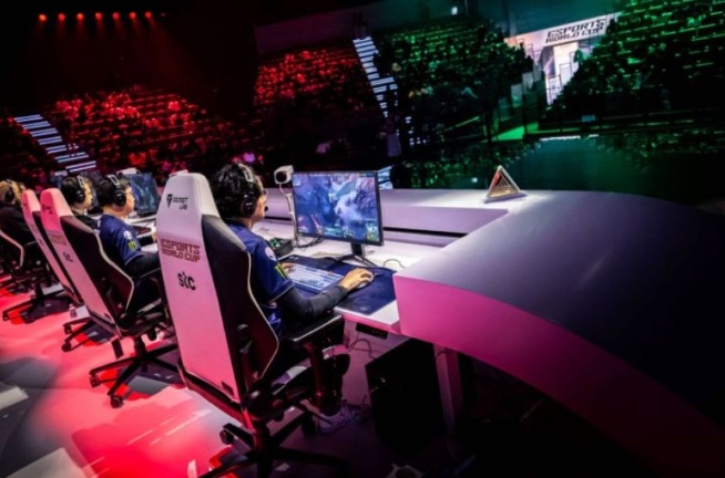 بنسعيد: فاعلون في صناعة الألعاب الإلكترونية بفرنسا يسعون للاستثمار بالمغرب