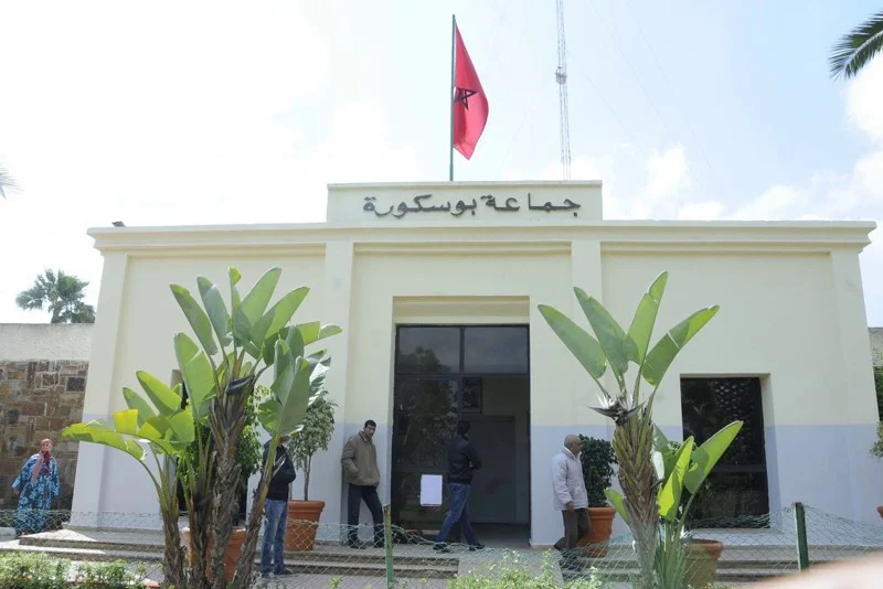 بعد الإطاحة بالرئيس ونوابه.. لجنة مركزية ترتب الأقسام وتصحح خروقات التعمير بجماعة بوسكورة