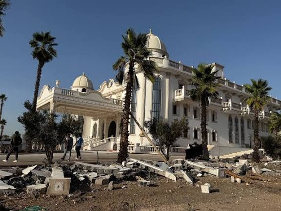 قضية “الكريملن” ببوسكورة… الدفاع يتهم عون سلطة ويطعن في مشروعية الهدم