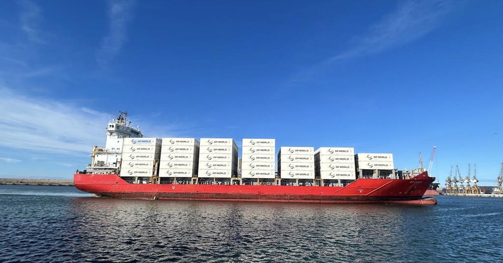 إطلاق خط بحري مباشر لنقل 150 ألف طن من الخضر والفواكه المغربية سنويا إلى أوروبا