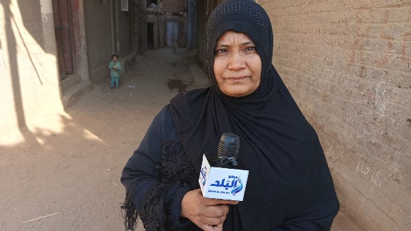 حكاية أم من المنشاة تصارع الحياة لإطعام 5 أطفال بعد وفاة زوجها صعقًا