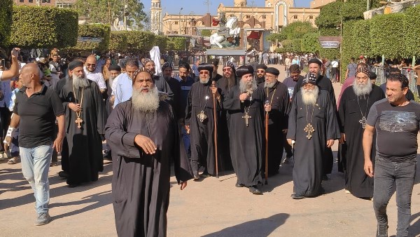 بمشاركة الآلاف.. الليلة الختامية لاحتفالات دير مارجرجس الرزيقات في الأقصر