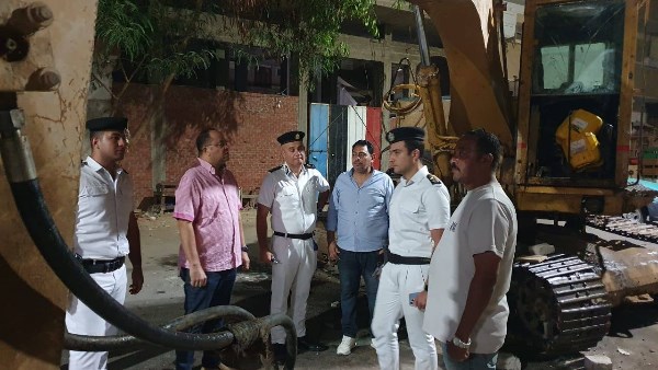 تدخل فوري من رئيس حي شمال الغردقة لوقف هدم مخالف بمنطقة الاستاد القديم