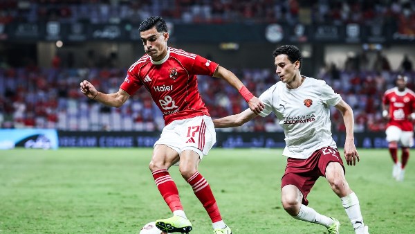 الأهلي يفوز على سيراميكا كليوباترا 2-1 ويتأهل لنهائي السوبر المصري