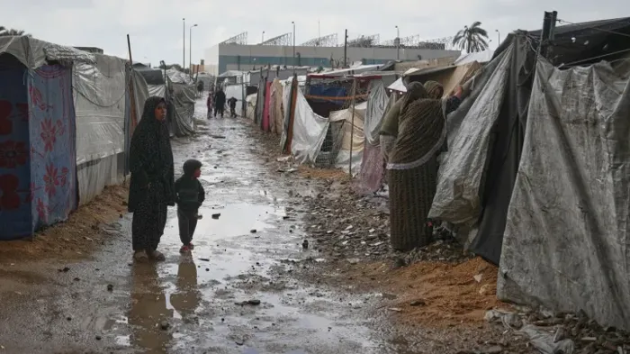 كارثة في غزة.. العواصف تدمر 22 ألف خيمة وتزيد معاناة النازحين