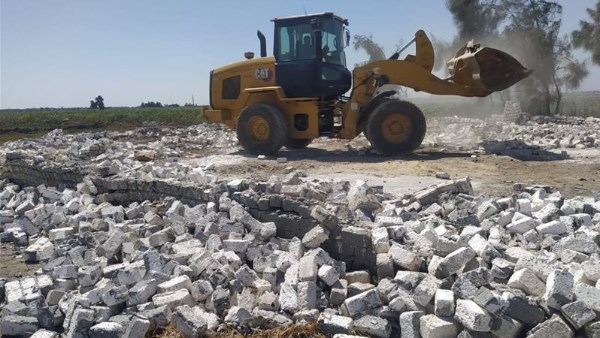 إزالة 39 حالة تعد على الزراعات وبناء مخالف وتغيرات مكانية فى المهد بالغربية